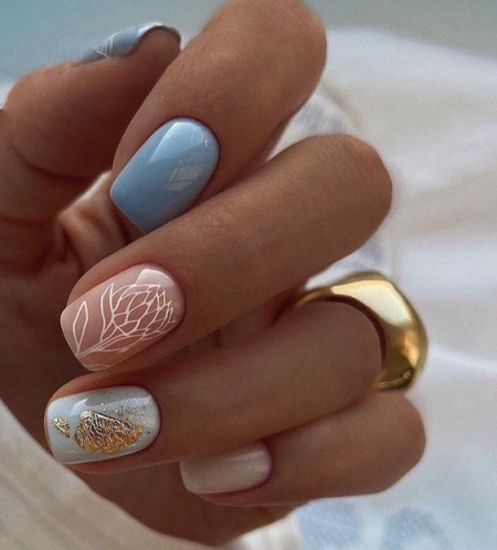 Фото блакитного манікюру