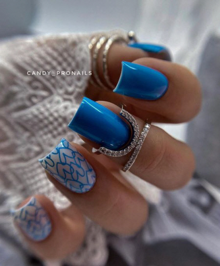 Фото блакитного манікюру