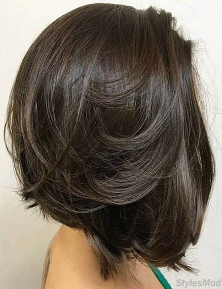 Асиметричні короткі стрижки