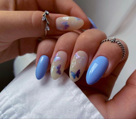 Фото блакитного манікюру