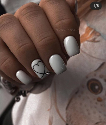 Білий манікюр із дизайном: модні тренди