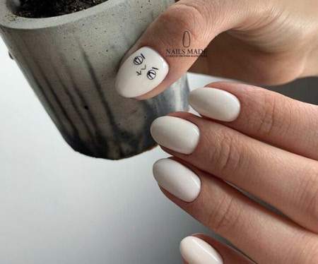 Білий манікюр із дизайном: модні тренди